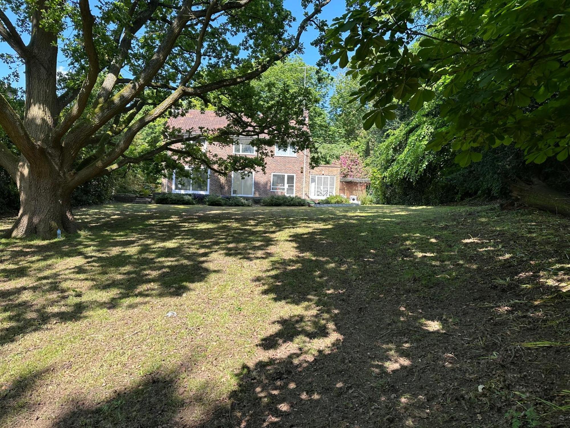 House On The Hill Villa Harrow on the Hill Exterior photo